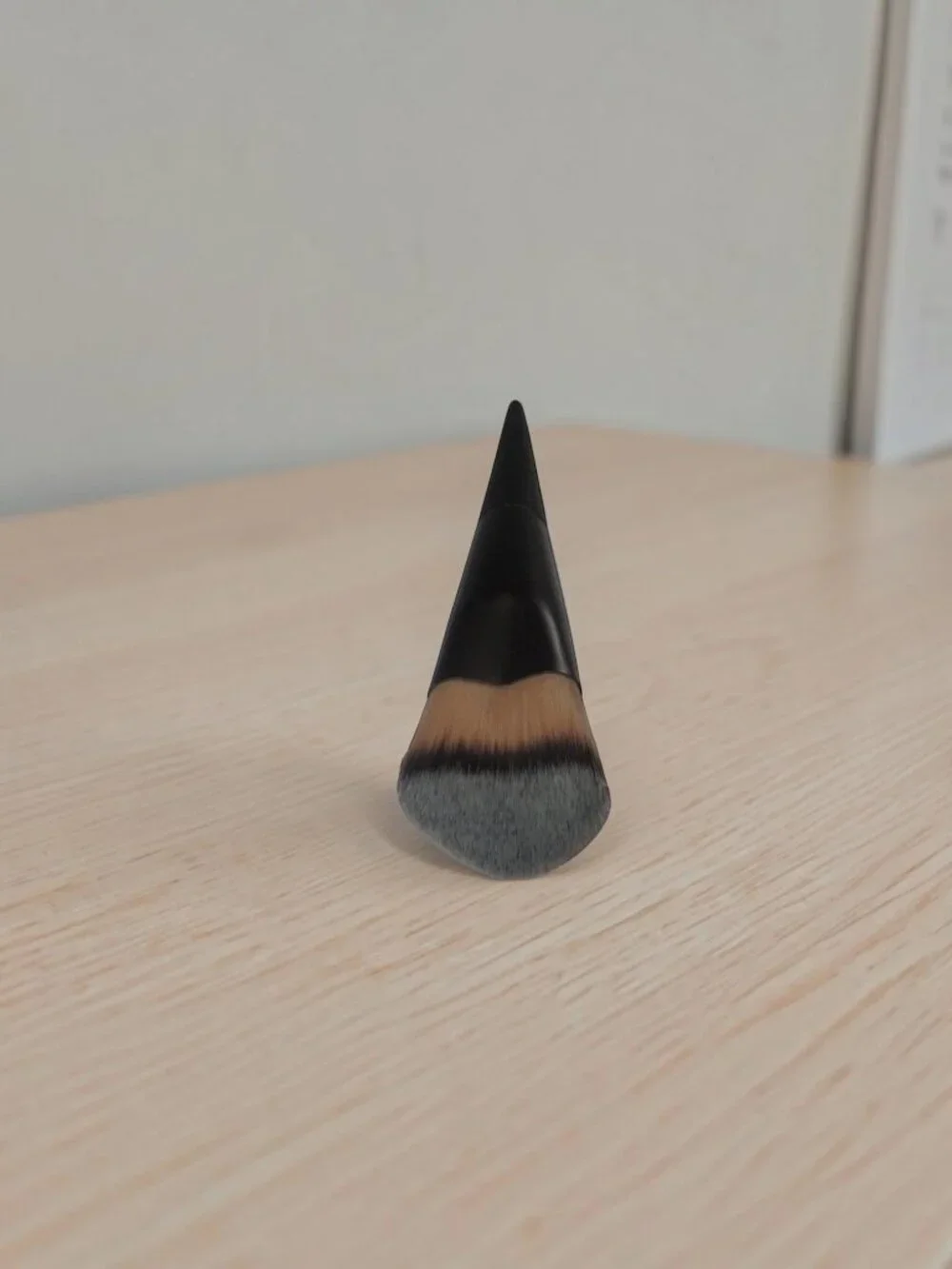 Trish McEvoy 300 Large Precision Brush, New in Original Condition